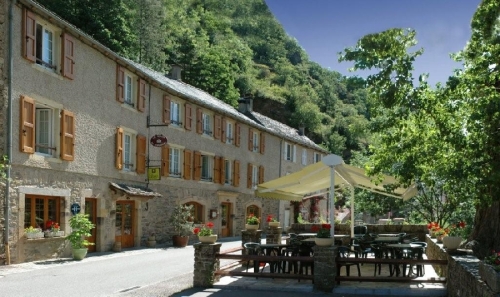 Hôtel-Restaurant Le Relays du Chasteau - Hôtel